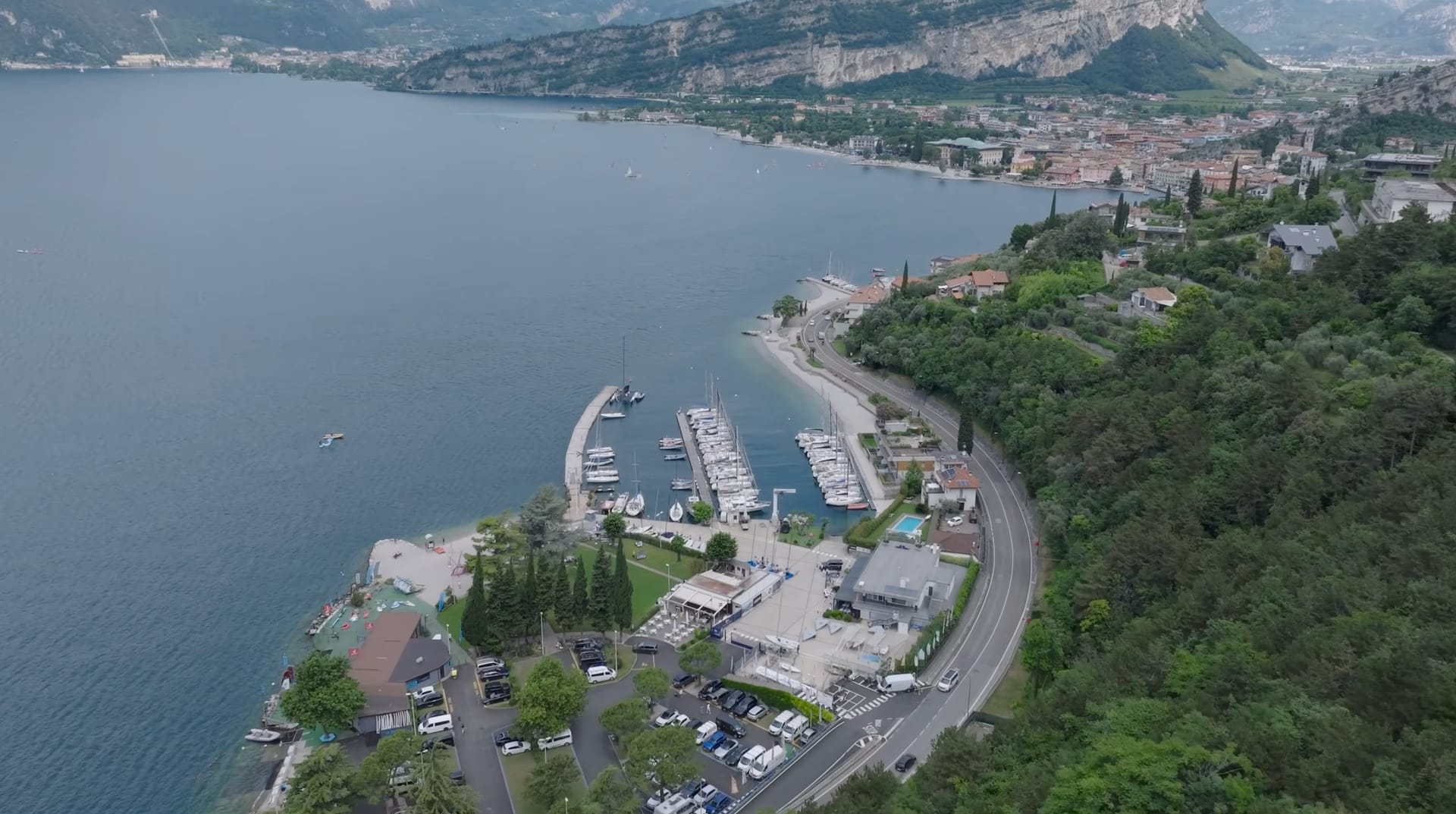 Panoramablick auf den Gardasee